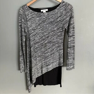 White House Black Market | WHBM Black and Grey‎ Asymetrical Sweater Tunic. XXS